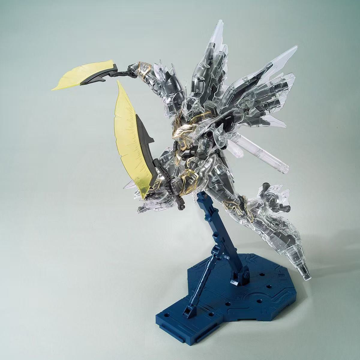 The Gundam Base Limited MG 1/100 Sinanju [Mechanical Clear] – Mobile Suit Gundam Unicorn